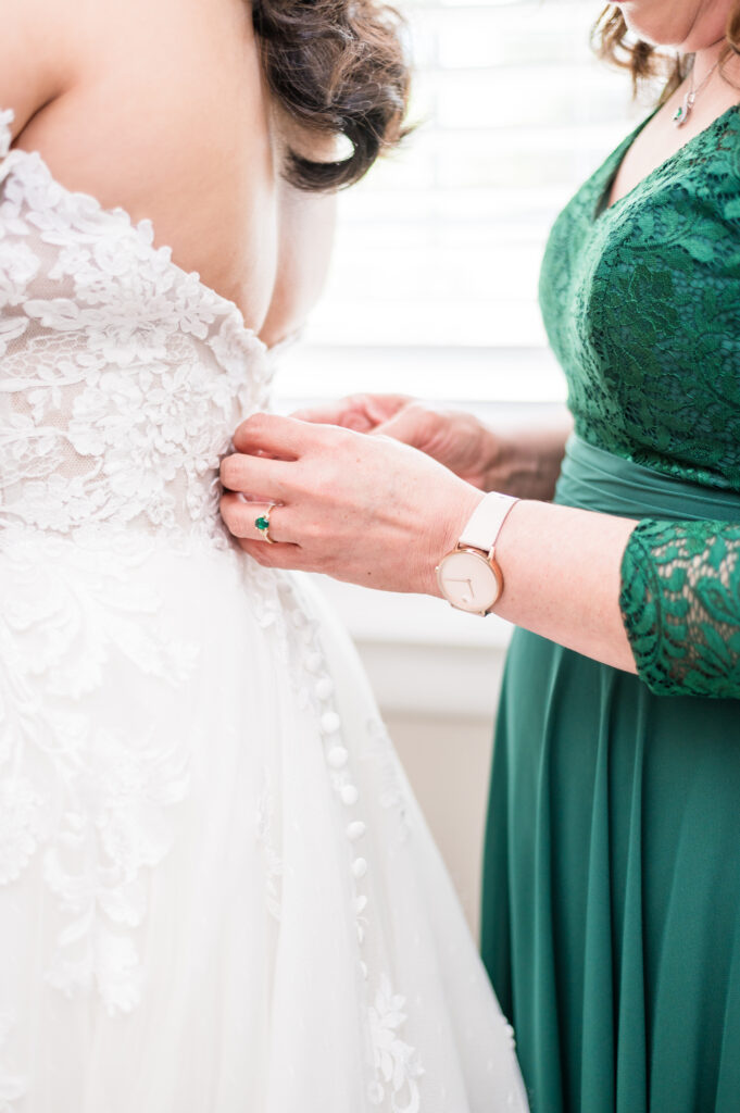 Wedding dress details that photograph well - buttons down the back